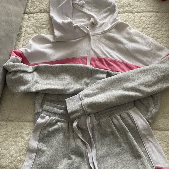 Matching set - Picture 2 of 4